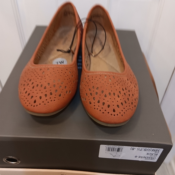 flats - Picture 4 of 5